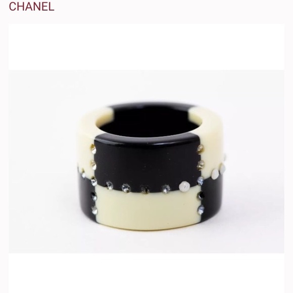 🚫SOLD🚫Auth CHANEL CC Logo Plastic Ring Size: 6 - Picture 4 of 7